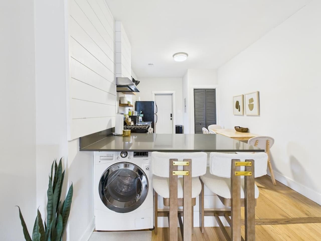 Boutique Hideaway Private Deck, Fire Pit Apartment