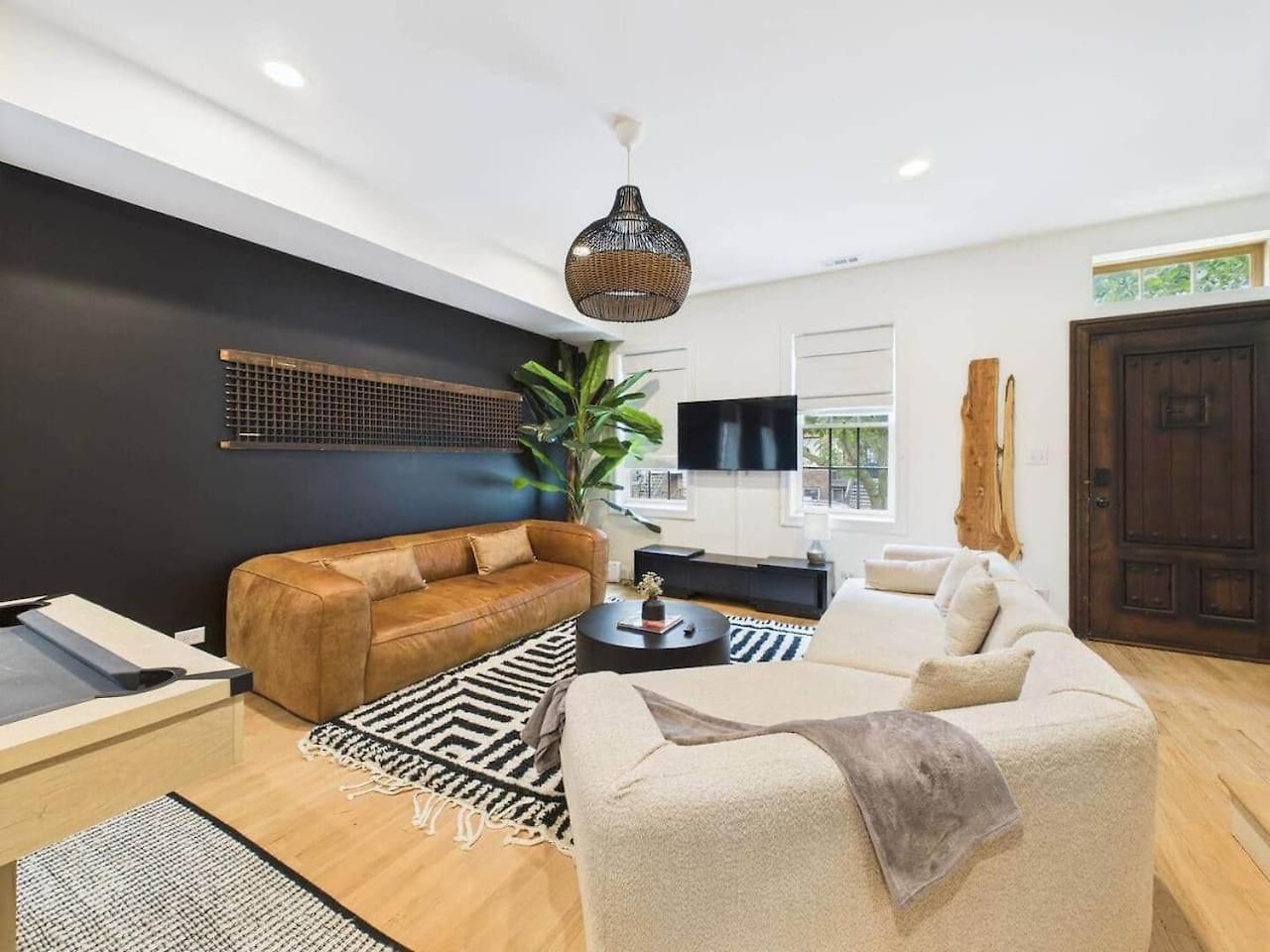 Apartment Luxe Retreat Game Room, Deck Fire Pit