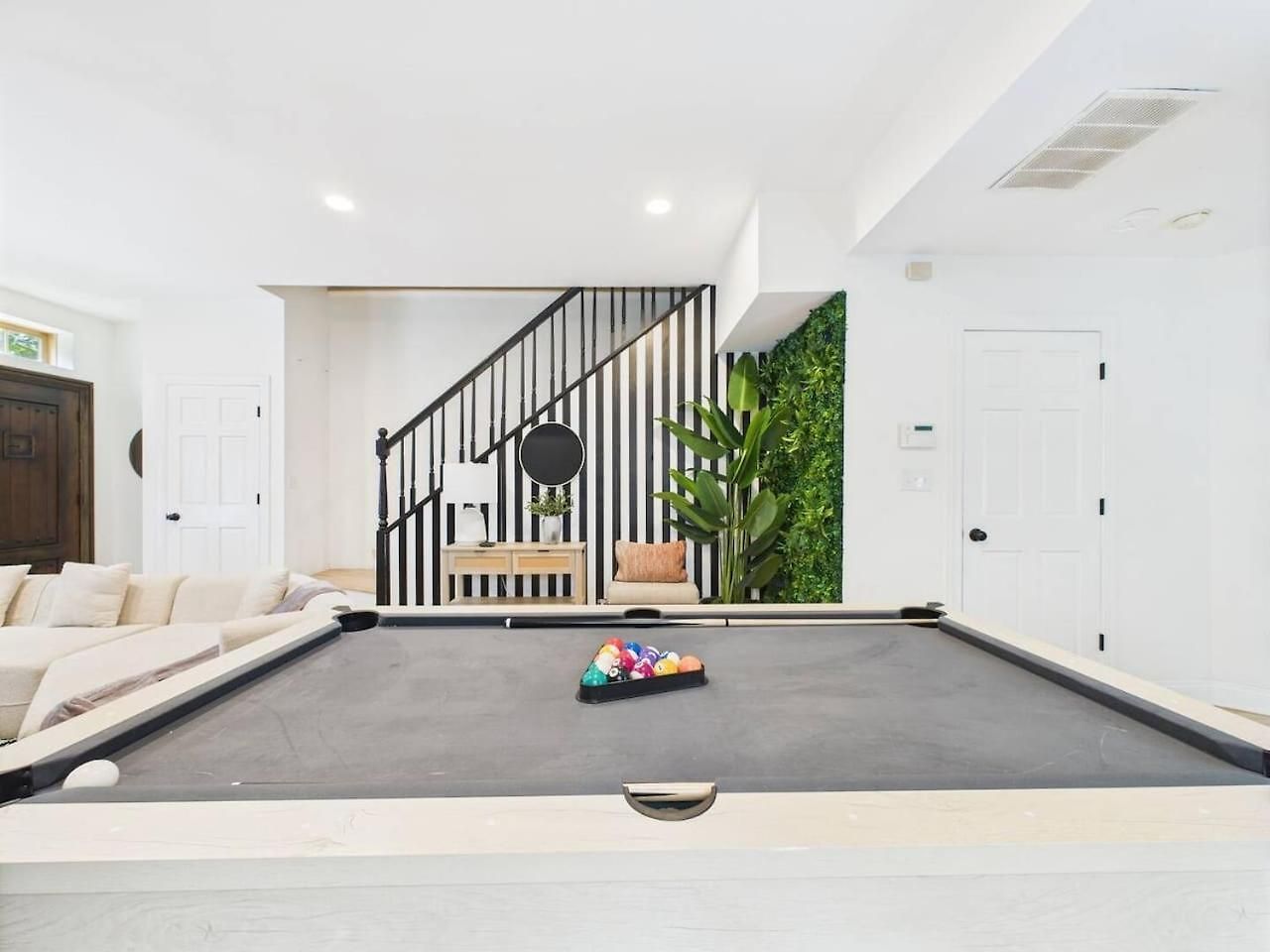 Luxe Retreat Game Room, Deck Fire Pit Chicago