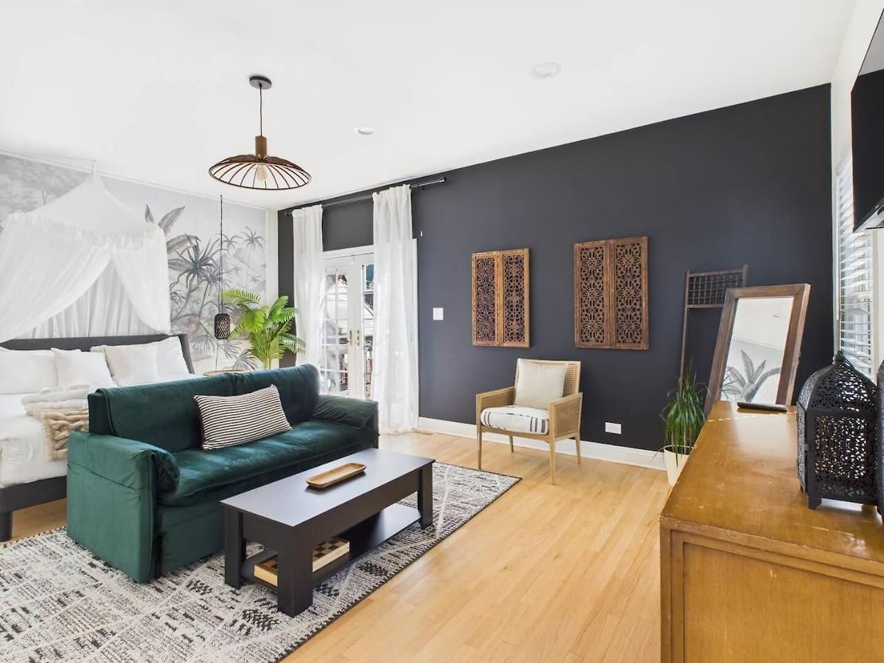 Apartment Luxe Retreat Game Room, Deck Fire Pit Chicago