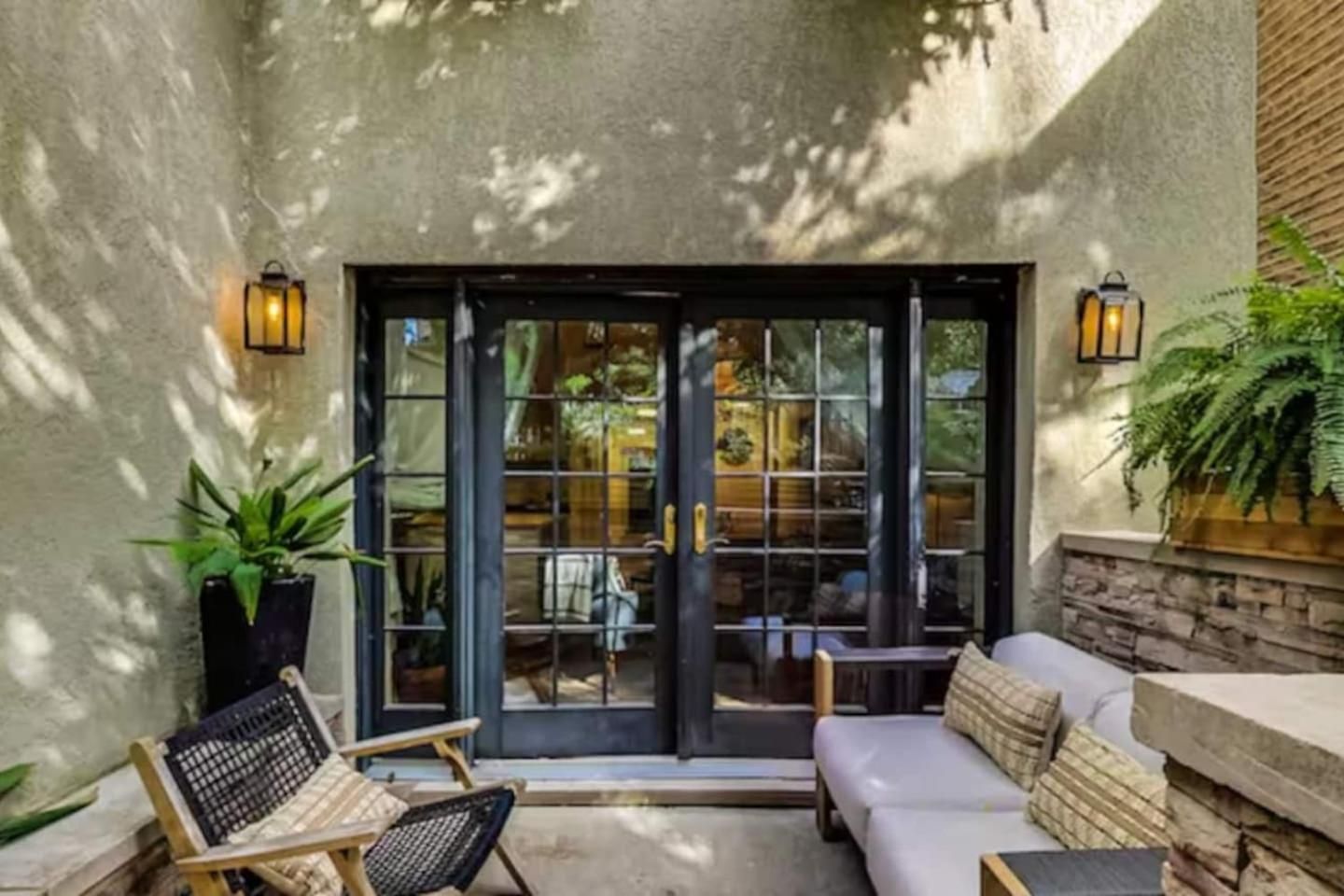 Boutique Retreat Private Patio Fire Pit Apartment Chicago