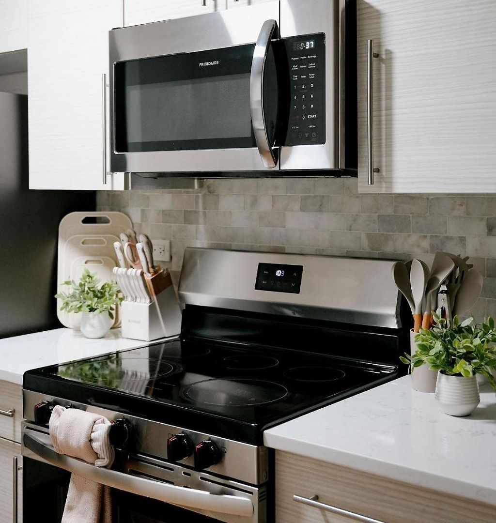 Modern 1br W/ Workspace Near O'hare *