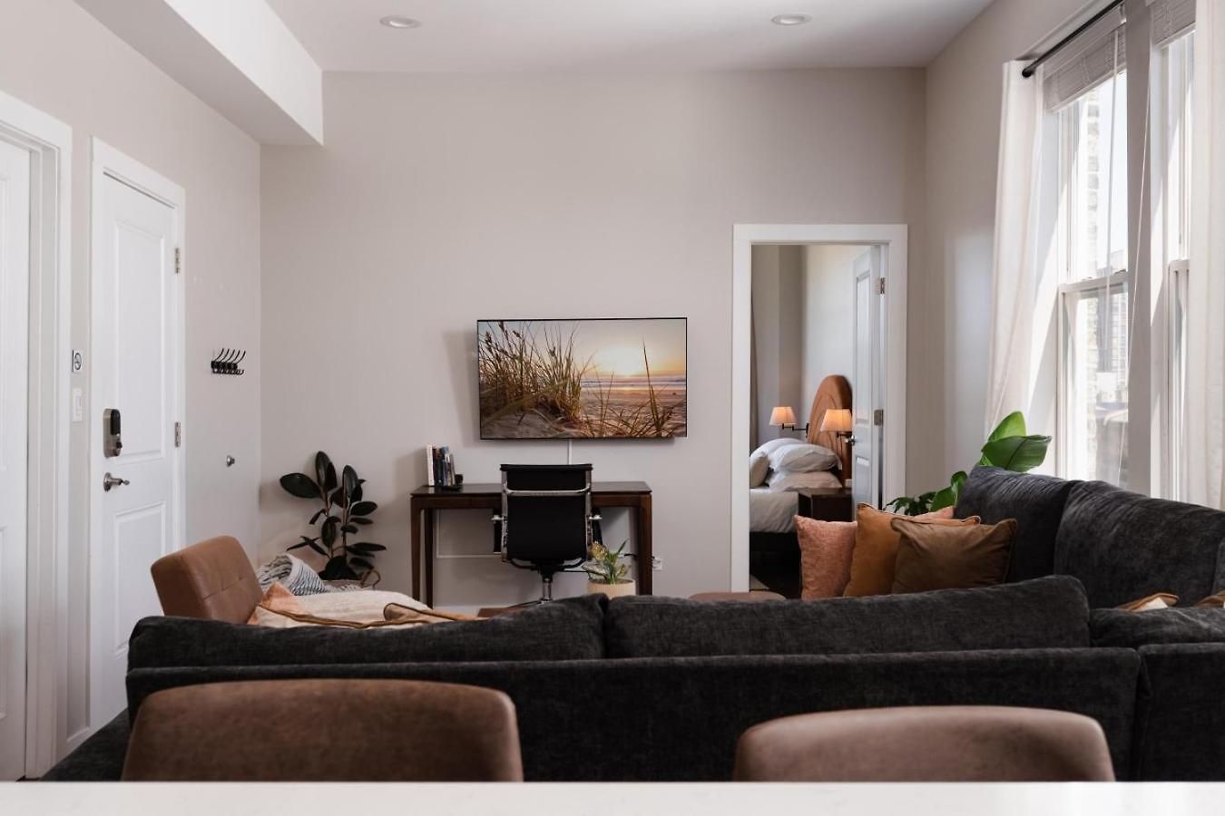 Apartment Penthouse With Private Rooftop And Skyline Views - Sleeps 6 *