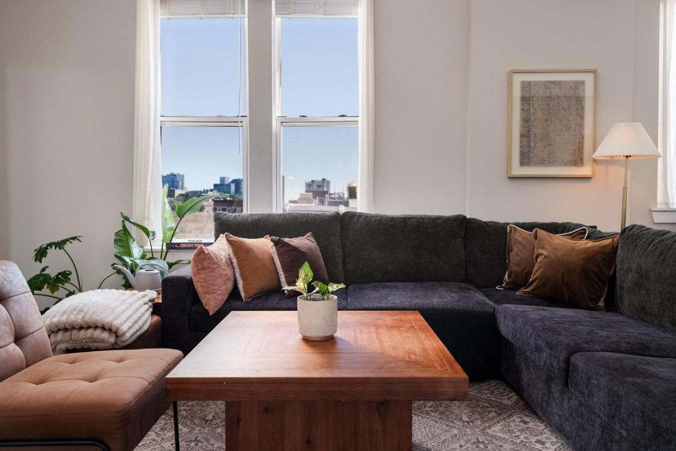 Apartment Penthouse With Private Rooftop And Skyline Views - Sleeps 6 Chicago