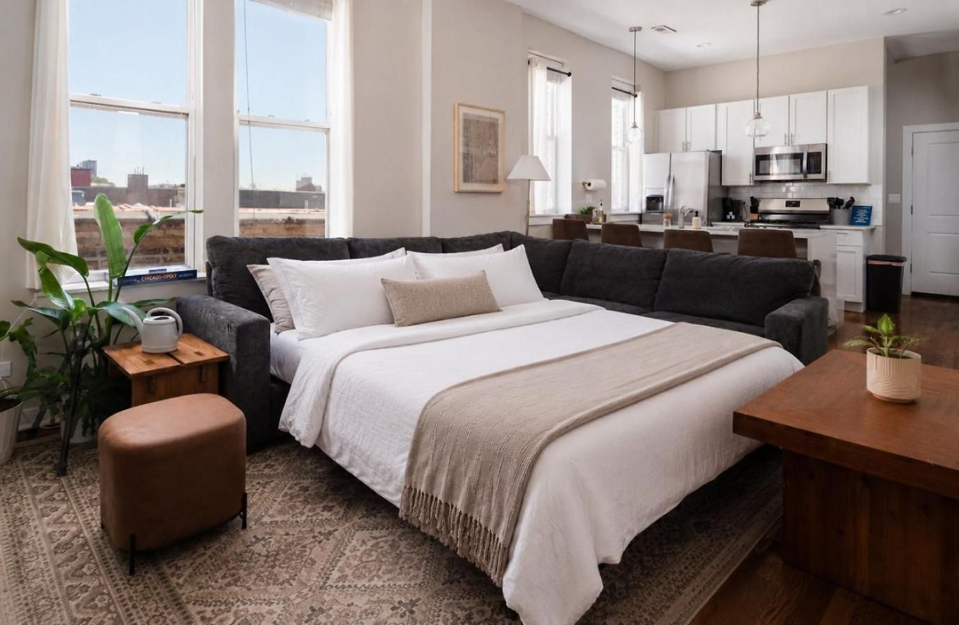 Penthouse With Private Rooftop And Skyline Views - Sleeps 6 Apartment Chicago