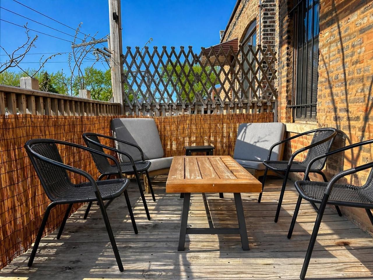 Apartment Flexhome Ukrainian Village 2br - Private Balcony & Walkable Location *