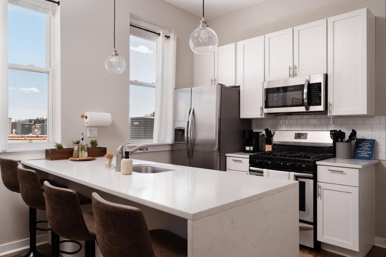Penthouse With Private Rooftop And Skyline Views - Sleeps 6 * Chicago