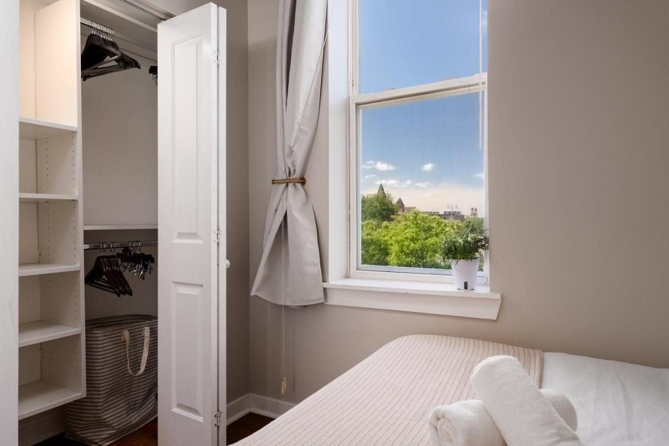 Penthouse With Private Rooftop And Skyline Views - Sleeps 6 Chicago