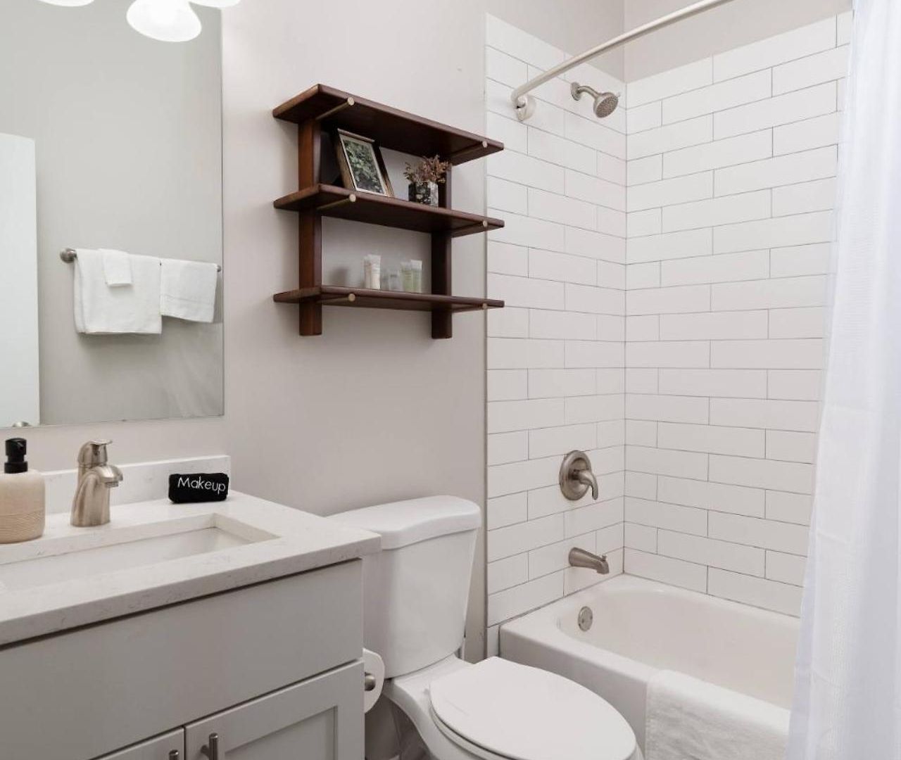 Apartment Penthouse With Private Rooftop And Skyline Views - Sleeps 6 Chicago