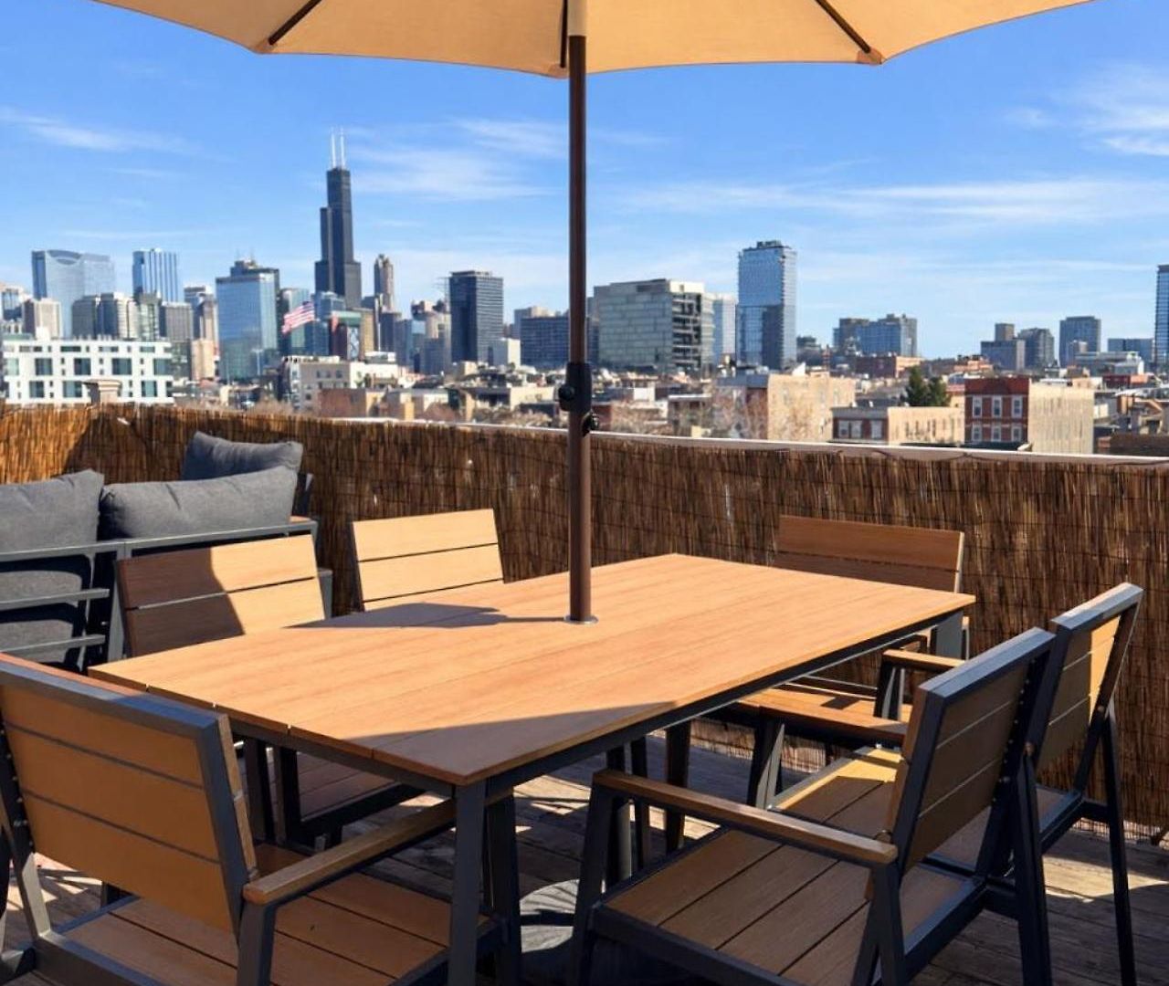 Apartment Penthouse With Private Rooftop And Skyline Views - Sleeps 6