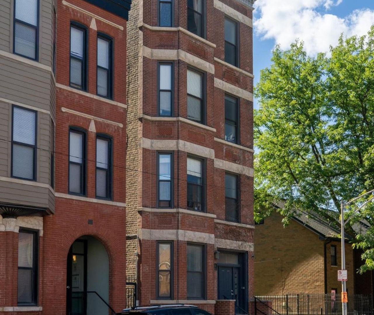 Apartment Penthouse With Private Rooftop And Skyline Views - Sleeps 6 Chicago