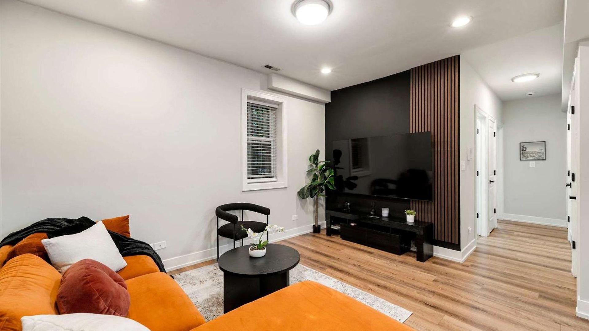 Welcome To Our Charming 2bd 2ba Pilsen * Chicago