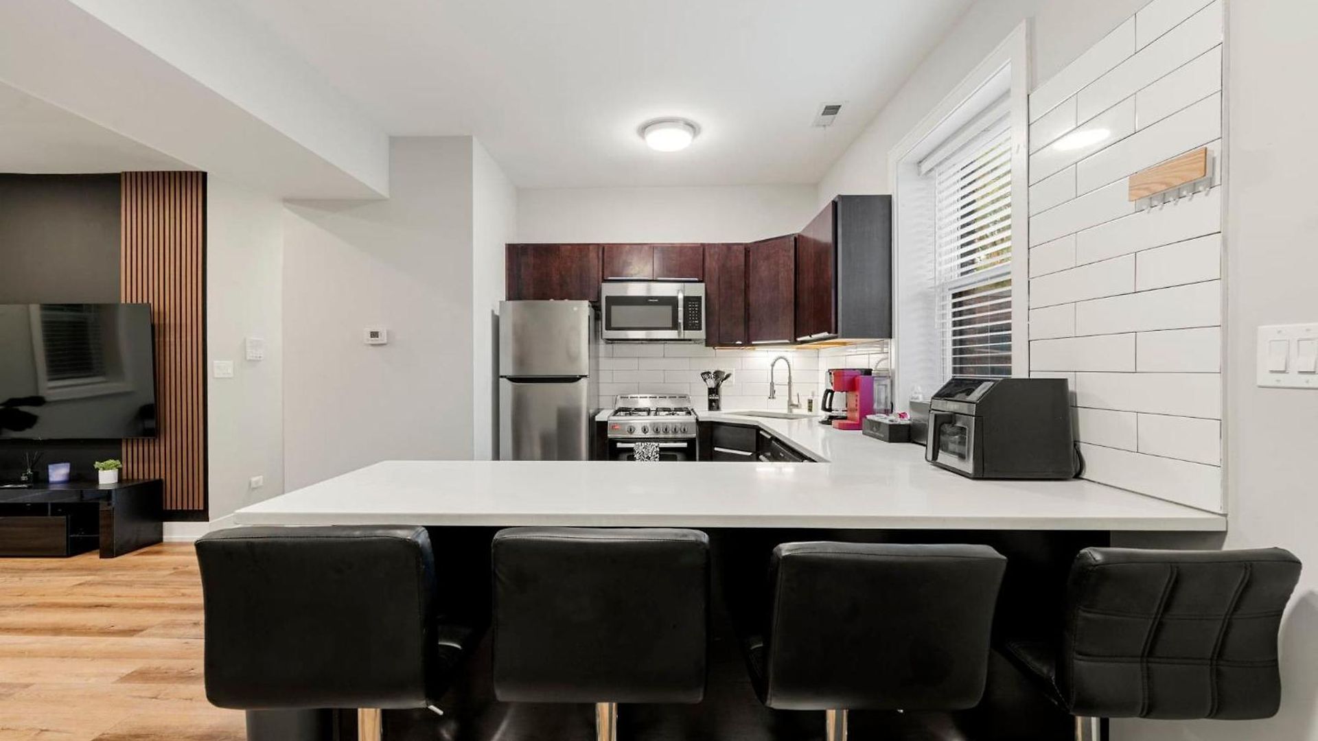 Welcome To Our Charming 2bd 2ba Pilsen * Chicago