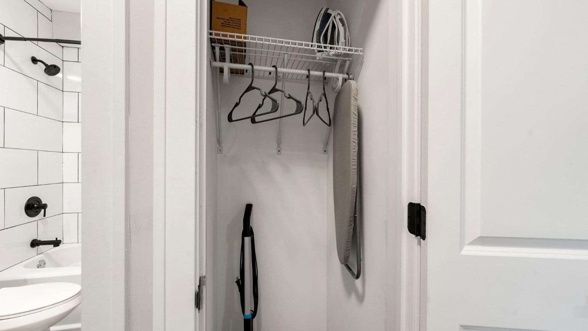 Welcome To Our Charming 2bd 2ba Pilsen * Chicago