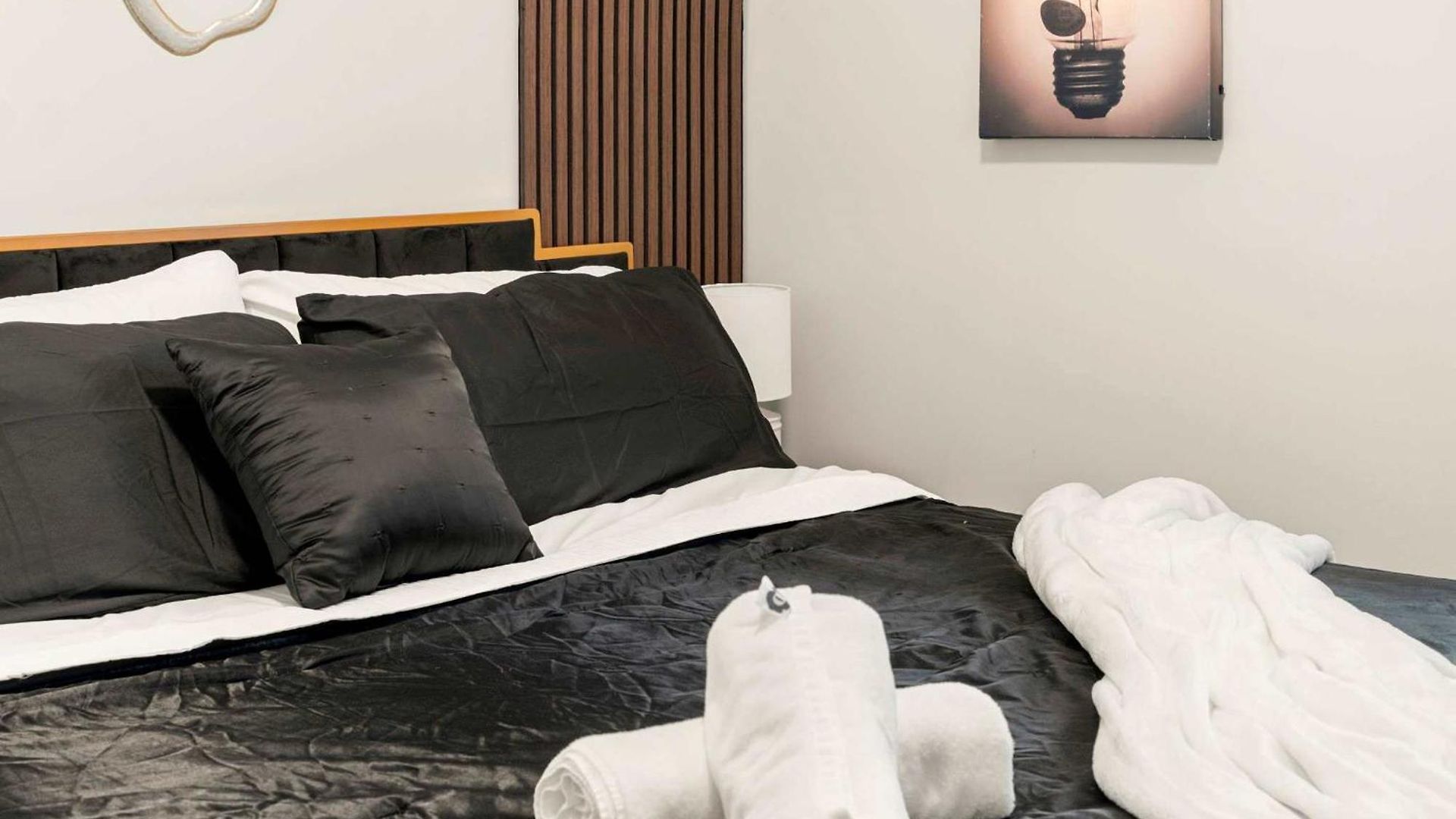 Welcome To Our Charming 2bd 2ba Pilsen Apartment Chicago