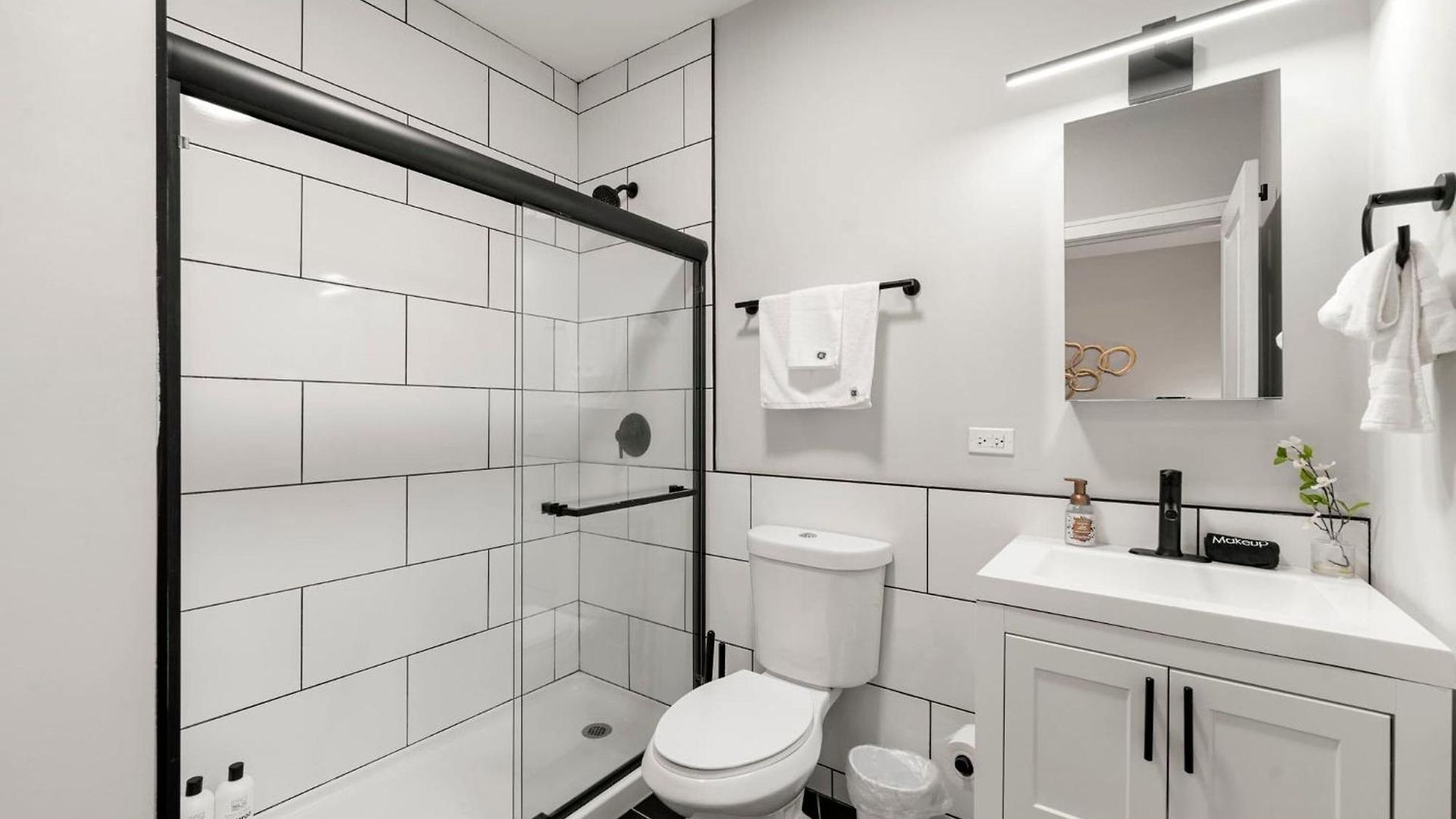 Apartment Welcome To Our Charming 2bd 2ba Pilsen *