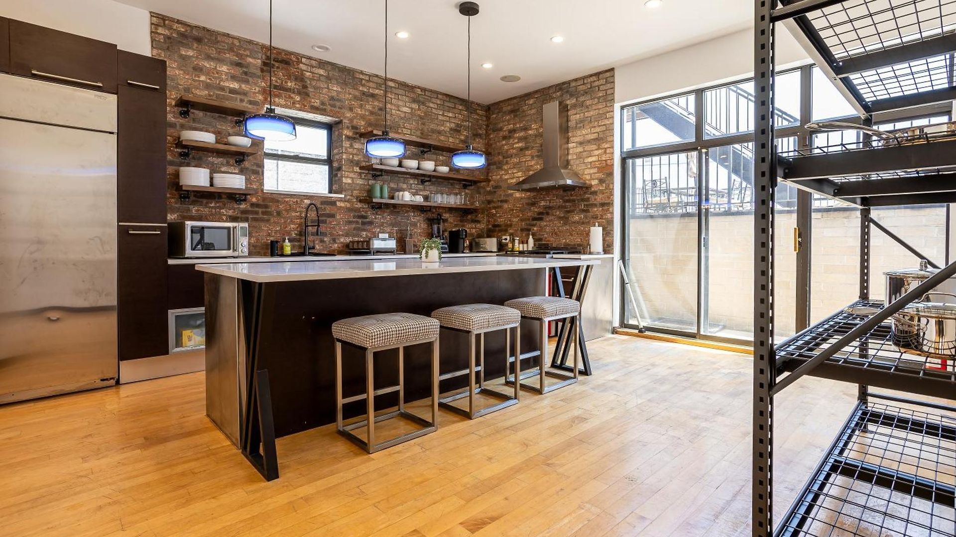 5-bedroom House In Pilsen Near Medical District *