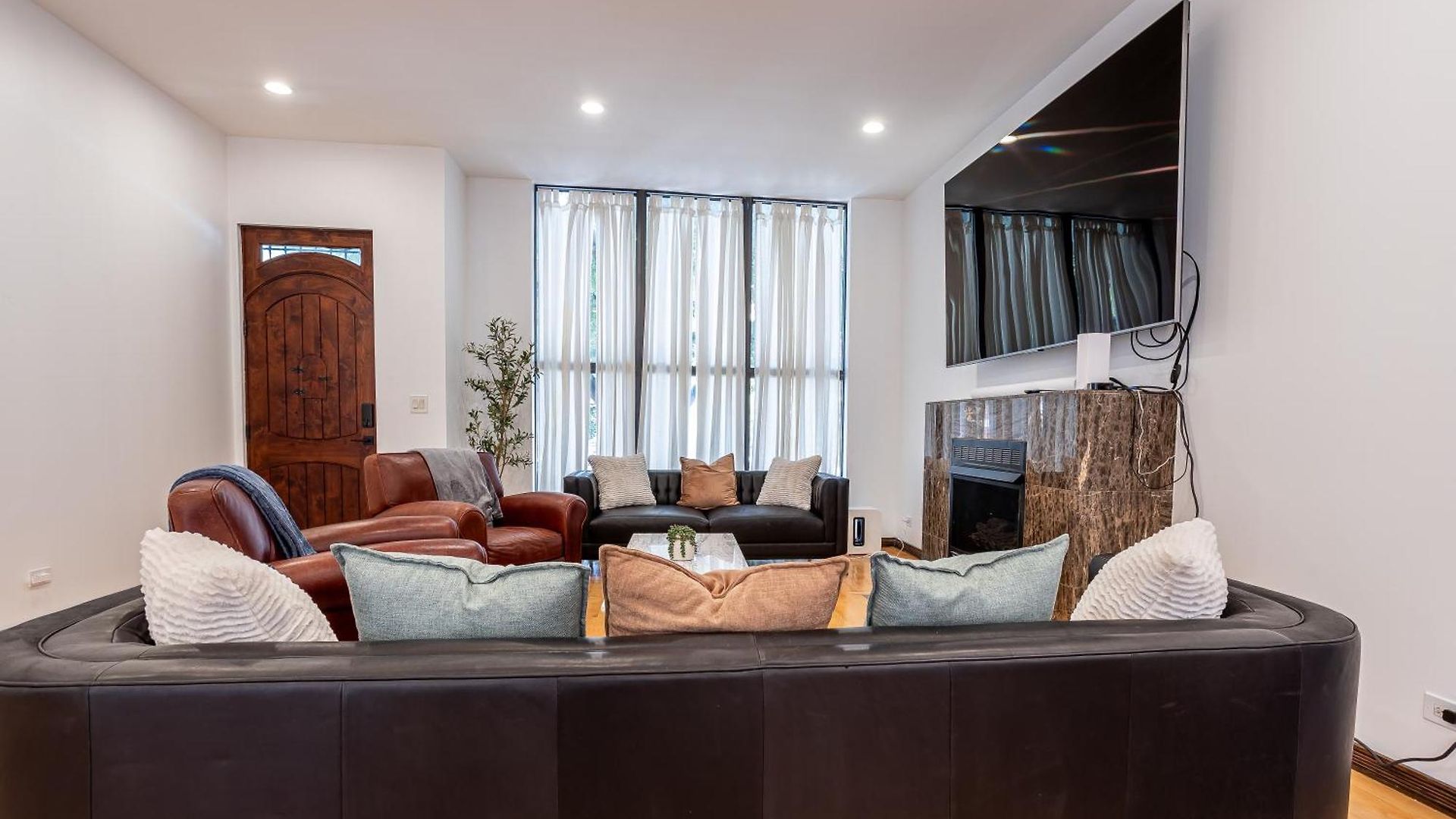 5-bedroom House In Pilsen Near Medical District *