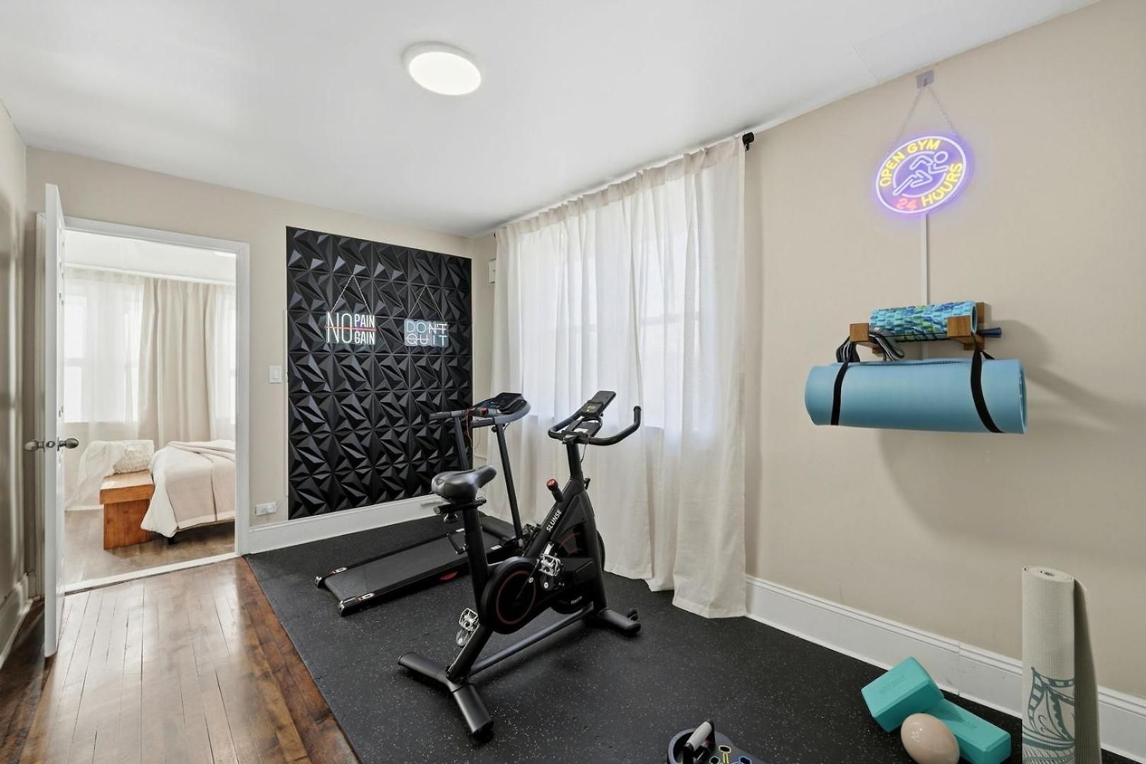 Arcade • Theater • Gym • Office • Sleeps 15 Holiday home Chicago