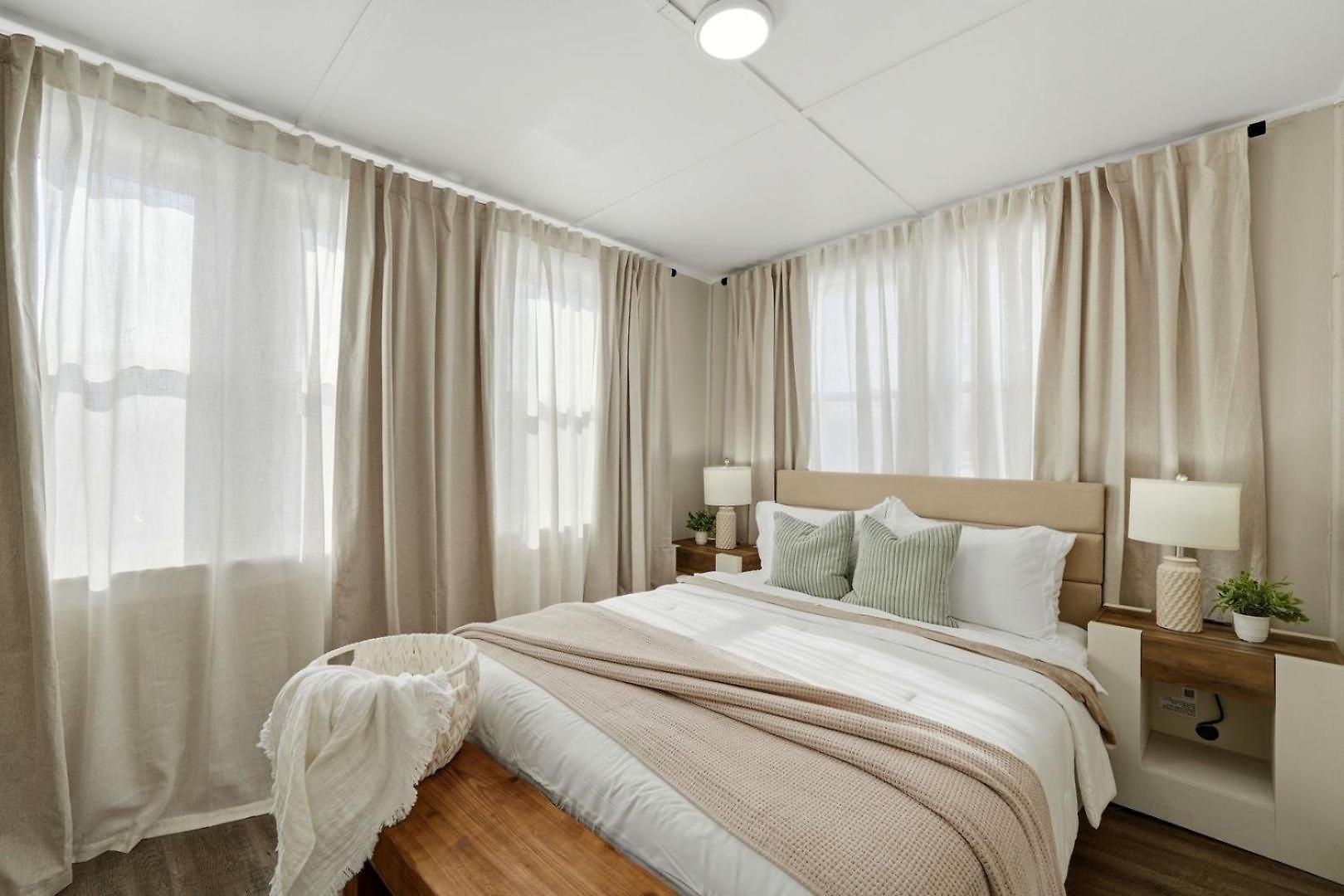 Arcade • Theater • Gym • Office • Sleeps 15 * Chicago