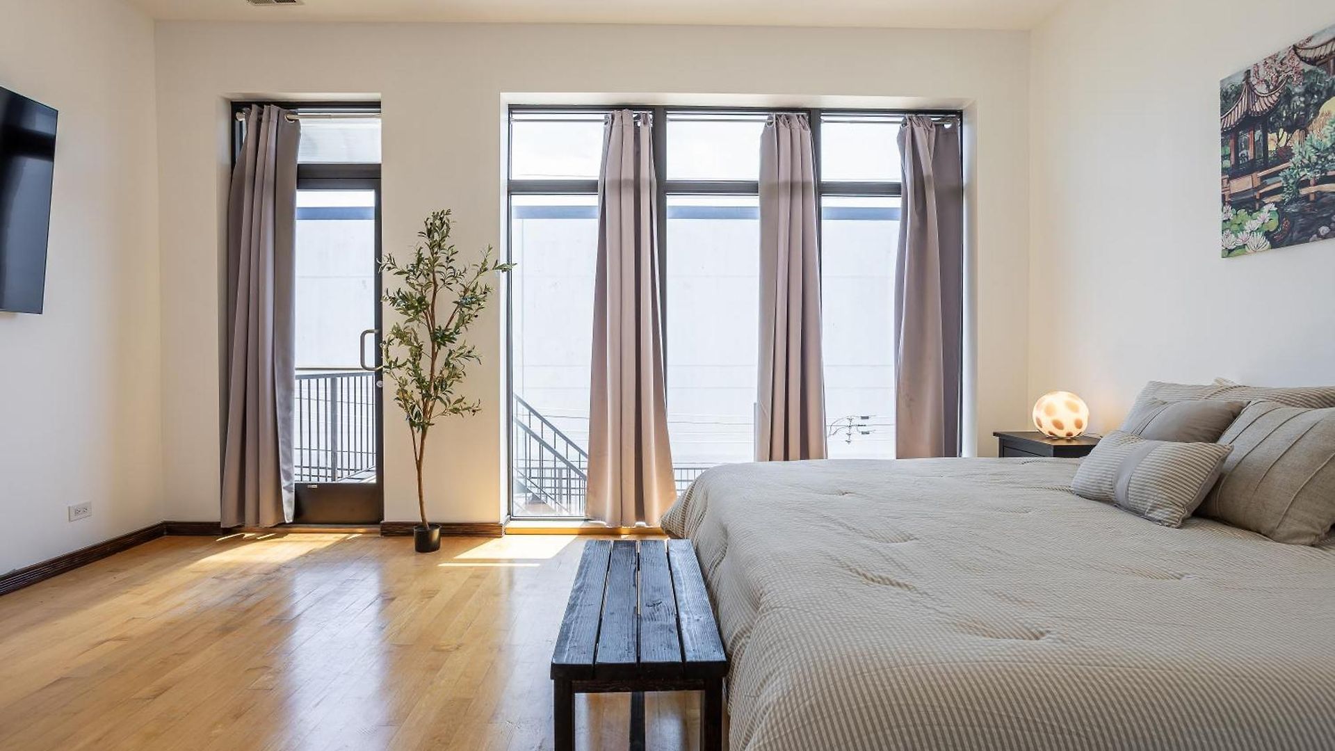 5-bedroom House In Pilsen Near Medical District