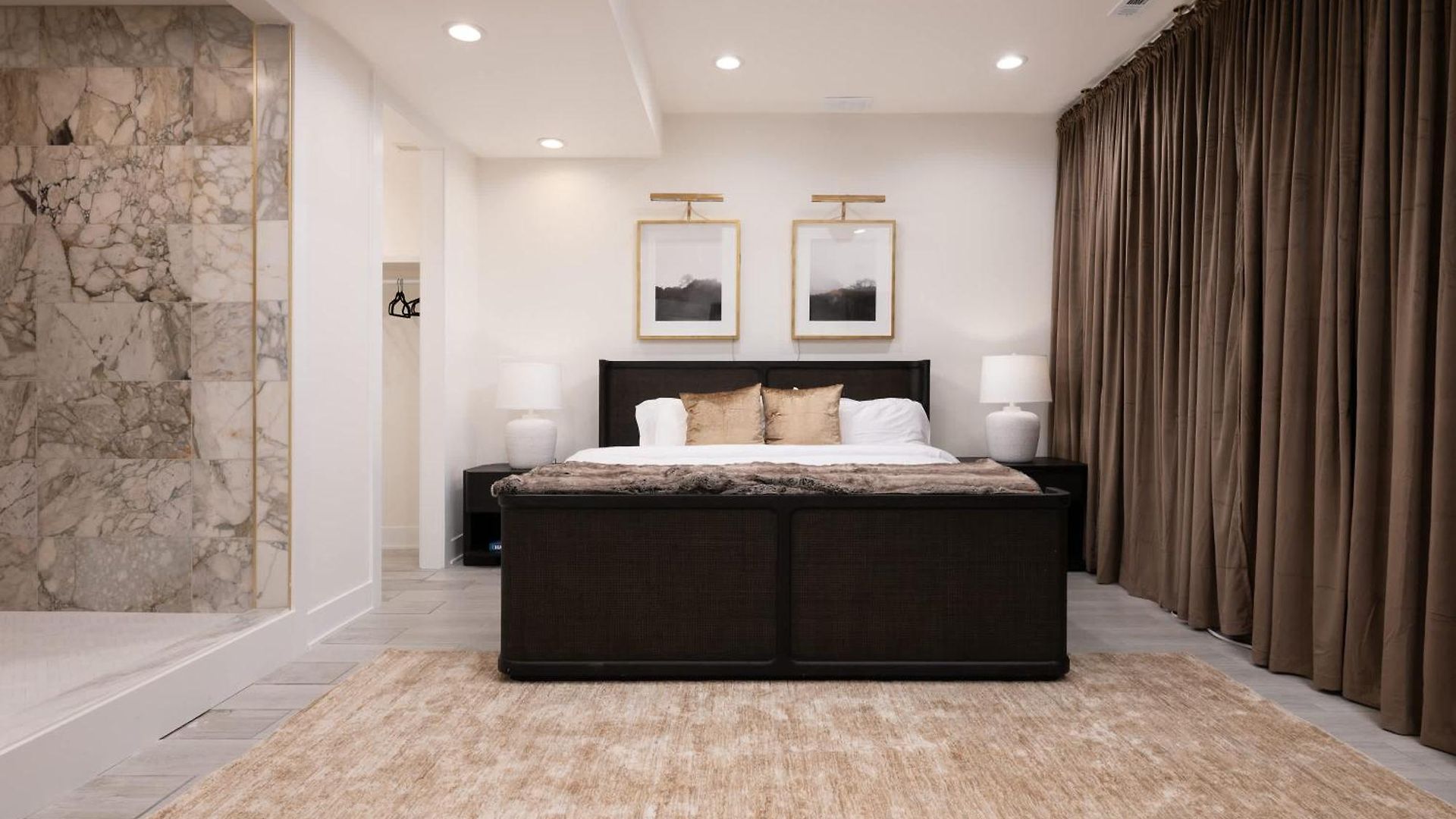 Stunning Gold Coast 12bd 6ba & Rooftop Patio Holiday home Chicago