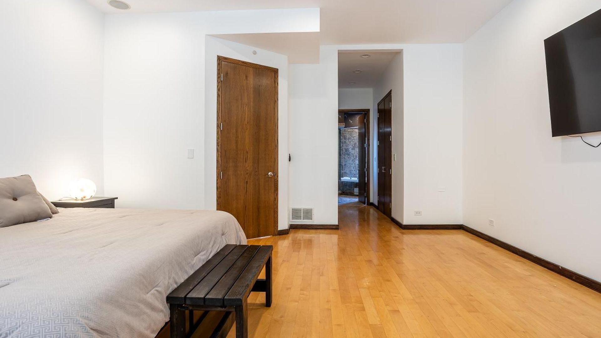 5-bedroom House In Pilsen Near Medical District Holiday home Chicago