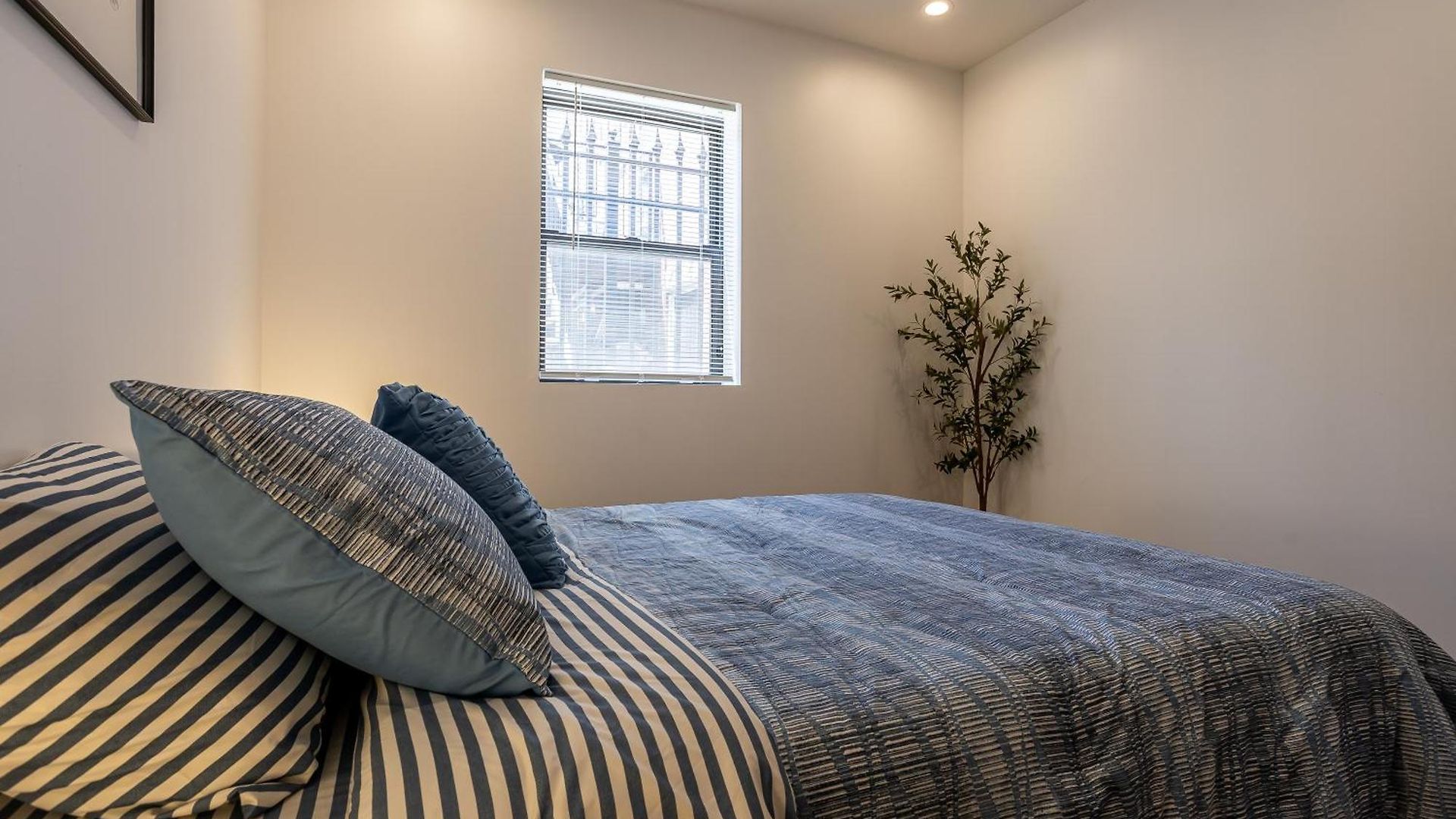 Holiday home 5-bedroom House In Pilsen Near Medical District Chicago