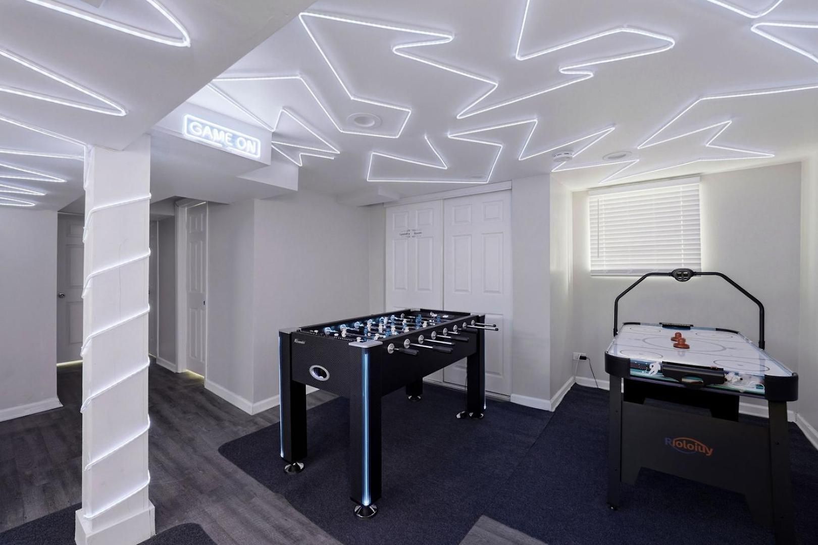 Arcade • Theater • Gym • Office • Sleeps 15 Holiday home *