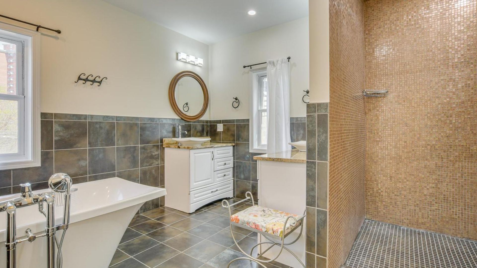 Steps To & Beach! Multi-level Oakland Haven