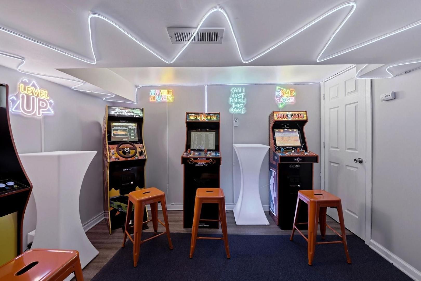 Holiday home Arcade • Theater • Gym • Office • Sleeps 15