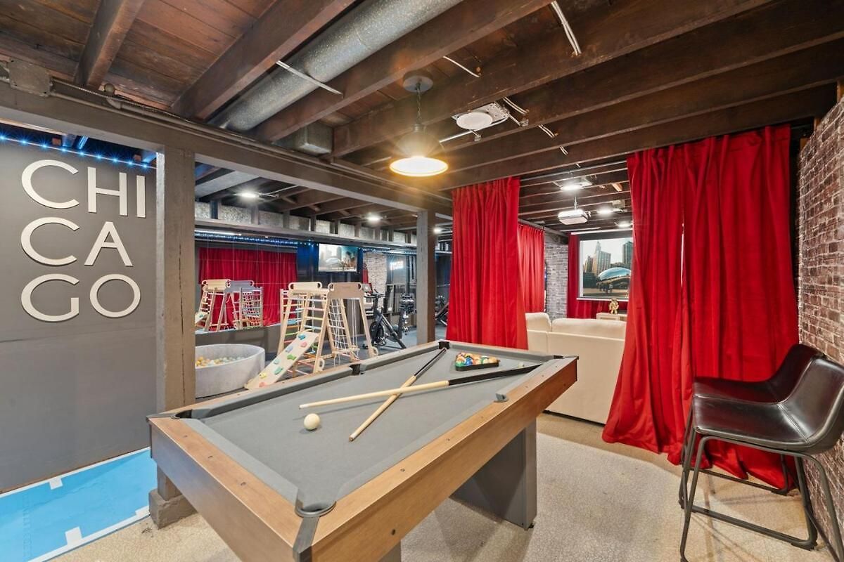 Portage Park, Jacuzzi, Movie Theater, Games & Arcade *