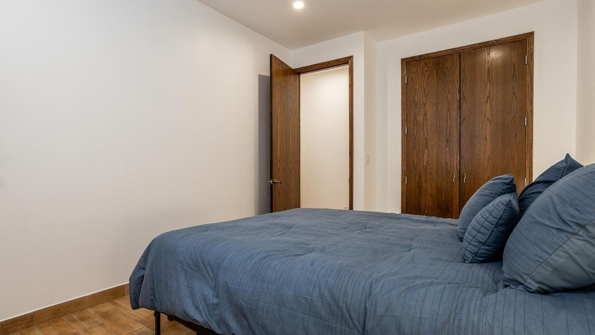 5-bedroom House In Pilsen Near Medical District