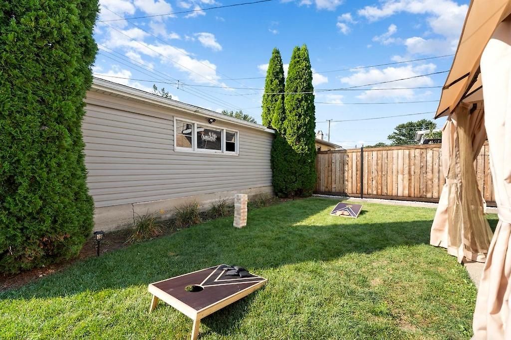 Portage Park, Jacuzzi, Movie Theater, Games & Arcade