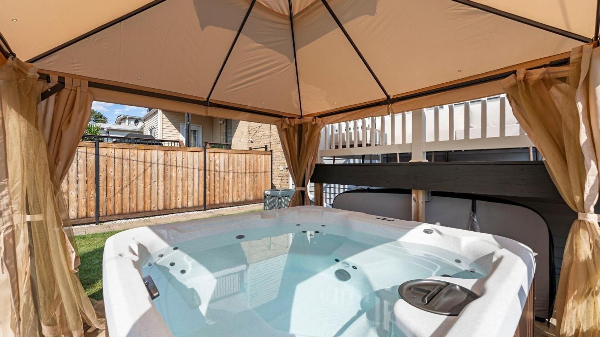 Portage Park, Jacuzzi, Movie Theater, Games & Arcade