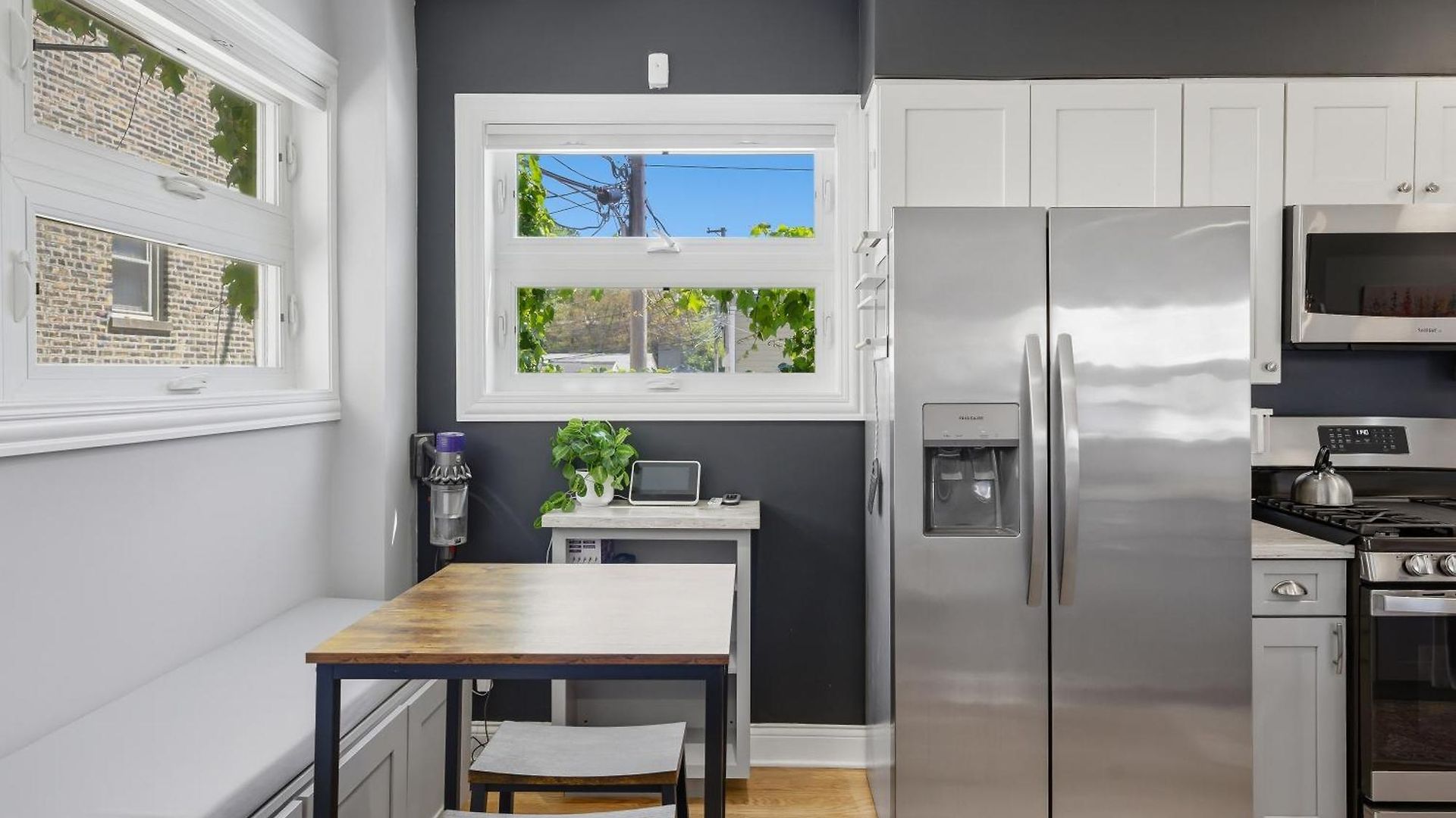 Charming Andersonville Coach House 3br 2,5ba Townhouse Holiday home