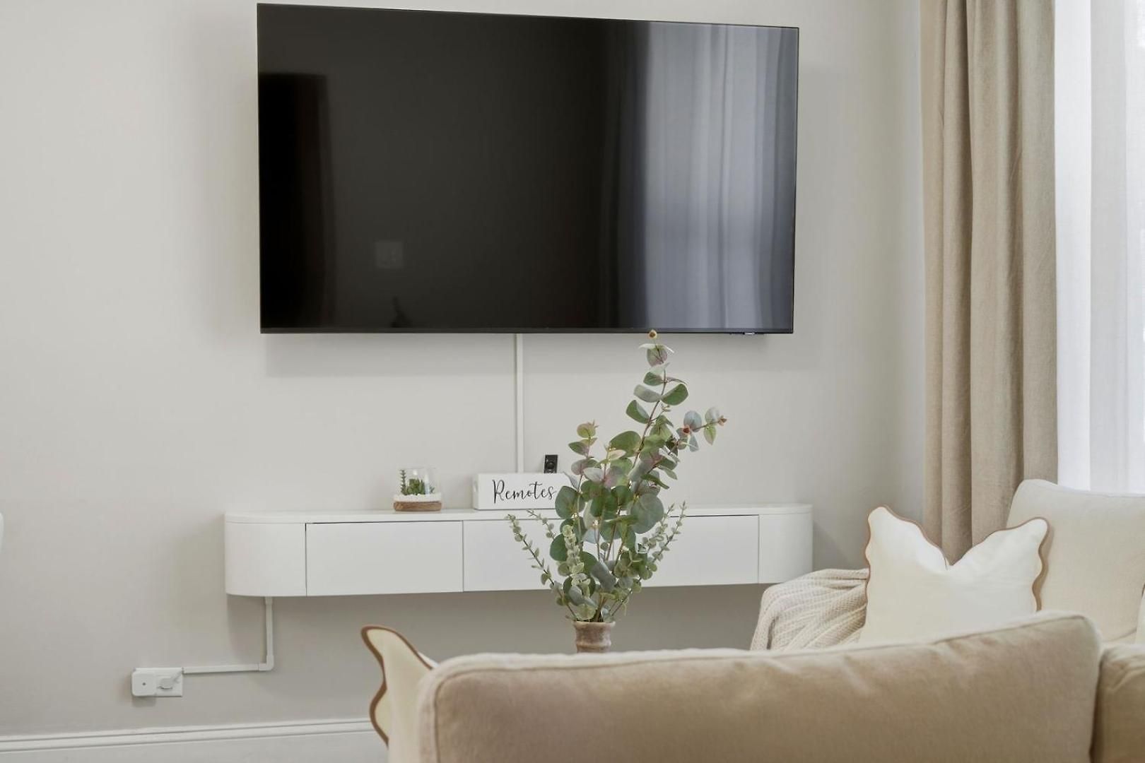 Holiday home Arcade • Theater • Gym • Office • Sleeps 15 *