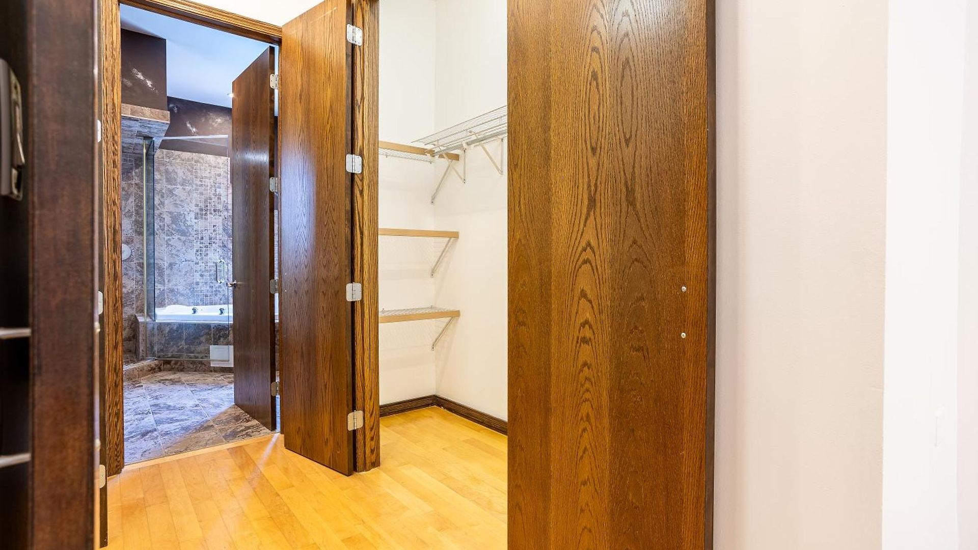 5-bedroom House In Pilsen Near Medical District Holiday home Chicago