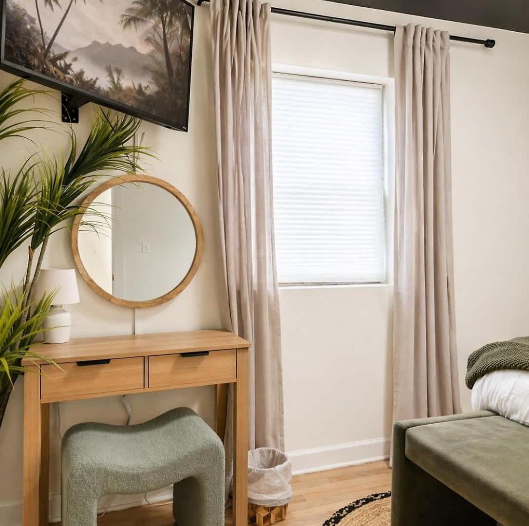 West Town Estate 6br, Game Room, Decks, 5gbps Holiday home Chicago