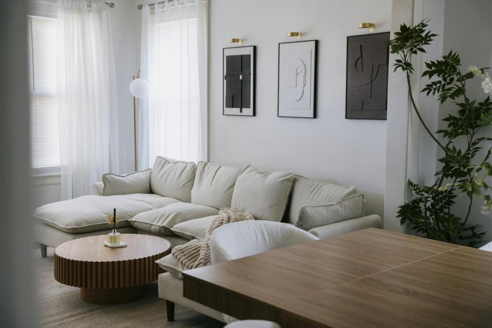Theater • Game • Gym • Firepit • 4br Holiday home Chicago