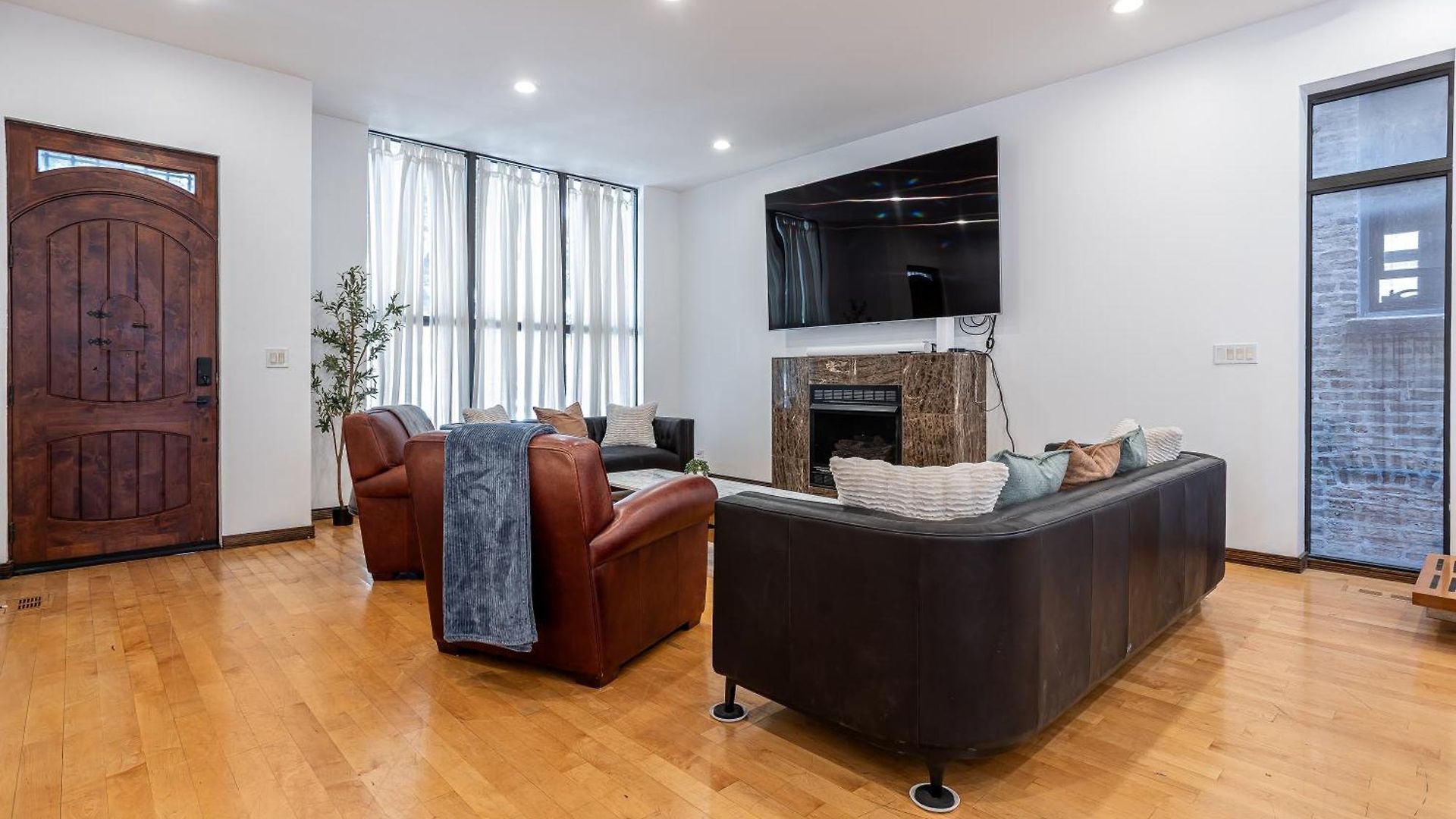 5-bedroom House In Pilsen Near Medical District Chicago