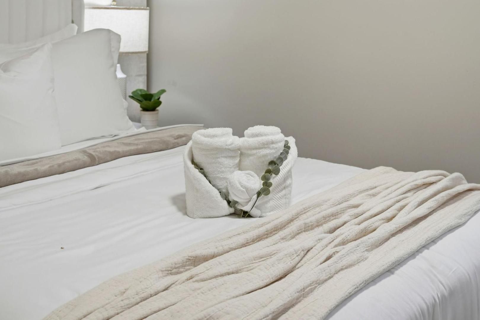 Arcade • Theater • Gym • Office • Sleeps 15 * Chicago