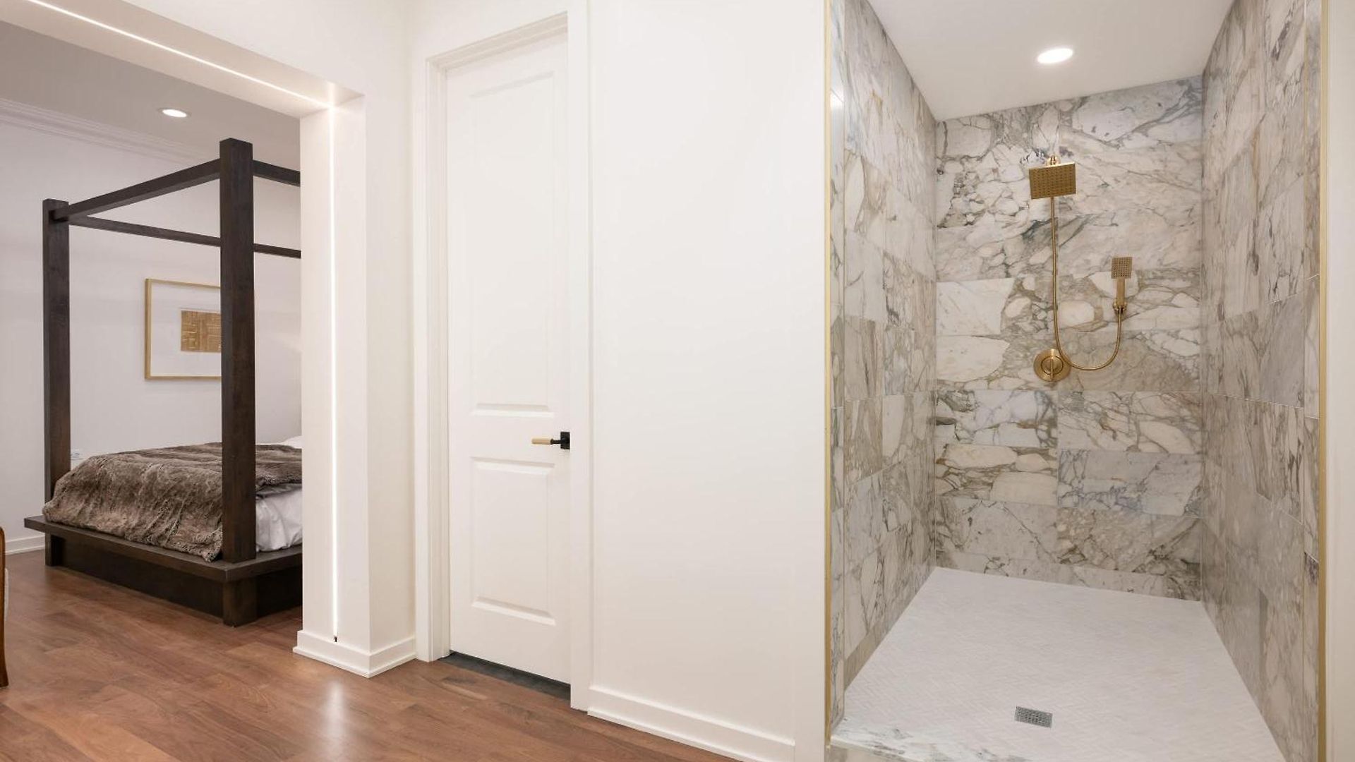 Stunning Gold Coast 12bd 6ba & Rooftop Patio *