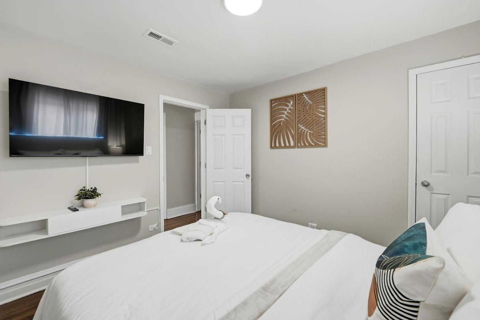 Arcade • Theater • Gym • Office • Sleeps 15
