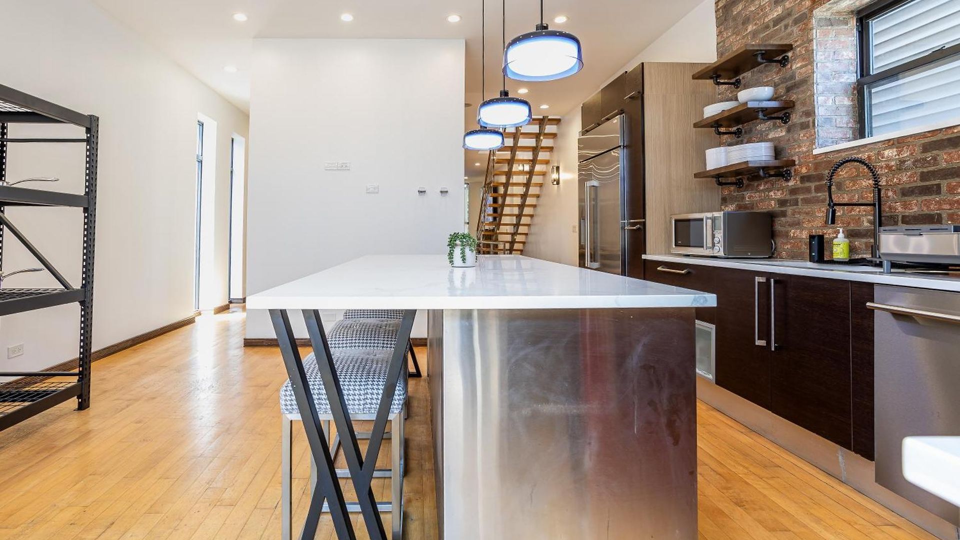 Holiday home 5-bedroom House In Pilsen Near Medical District *