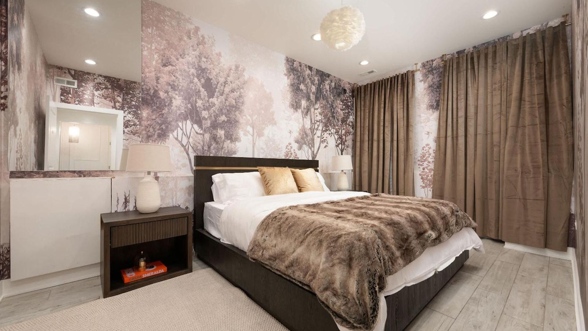 Holiday home Stunning Gold Coast 12bd 6ba & Rooftop Patio