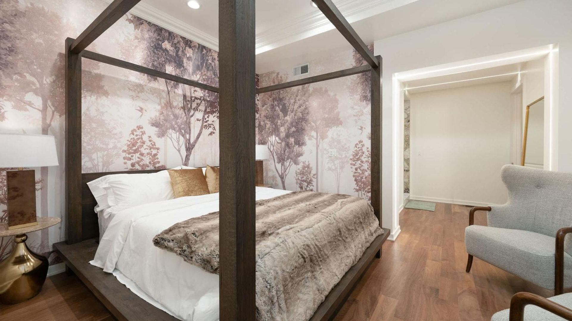 Stunning Gold Coast 12bd 6ba & Rooftop Patio Holiday home