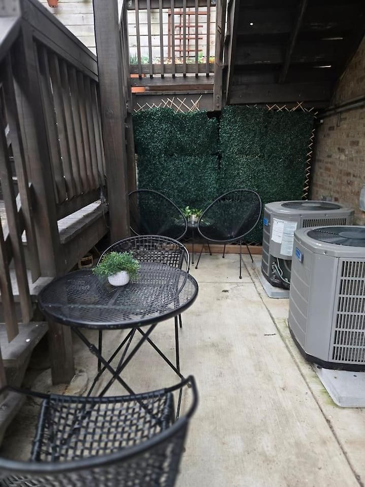 Historic Estate 10 Bedroom Sleeps 16, Game Chicago