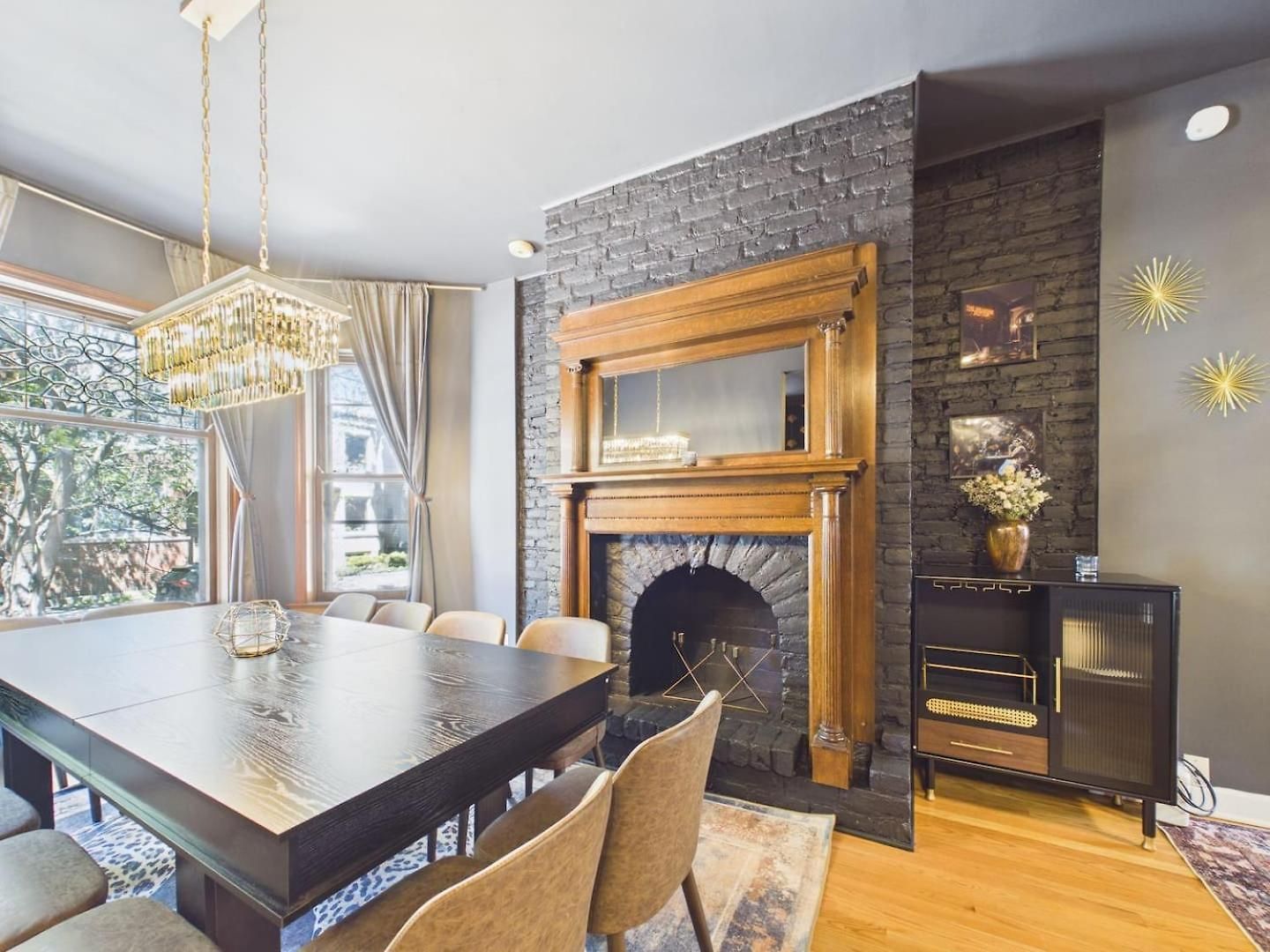 Wrigley Luxe 3br Free Parking Apartment Chicago
