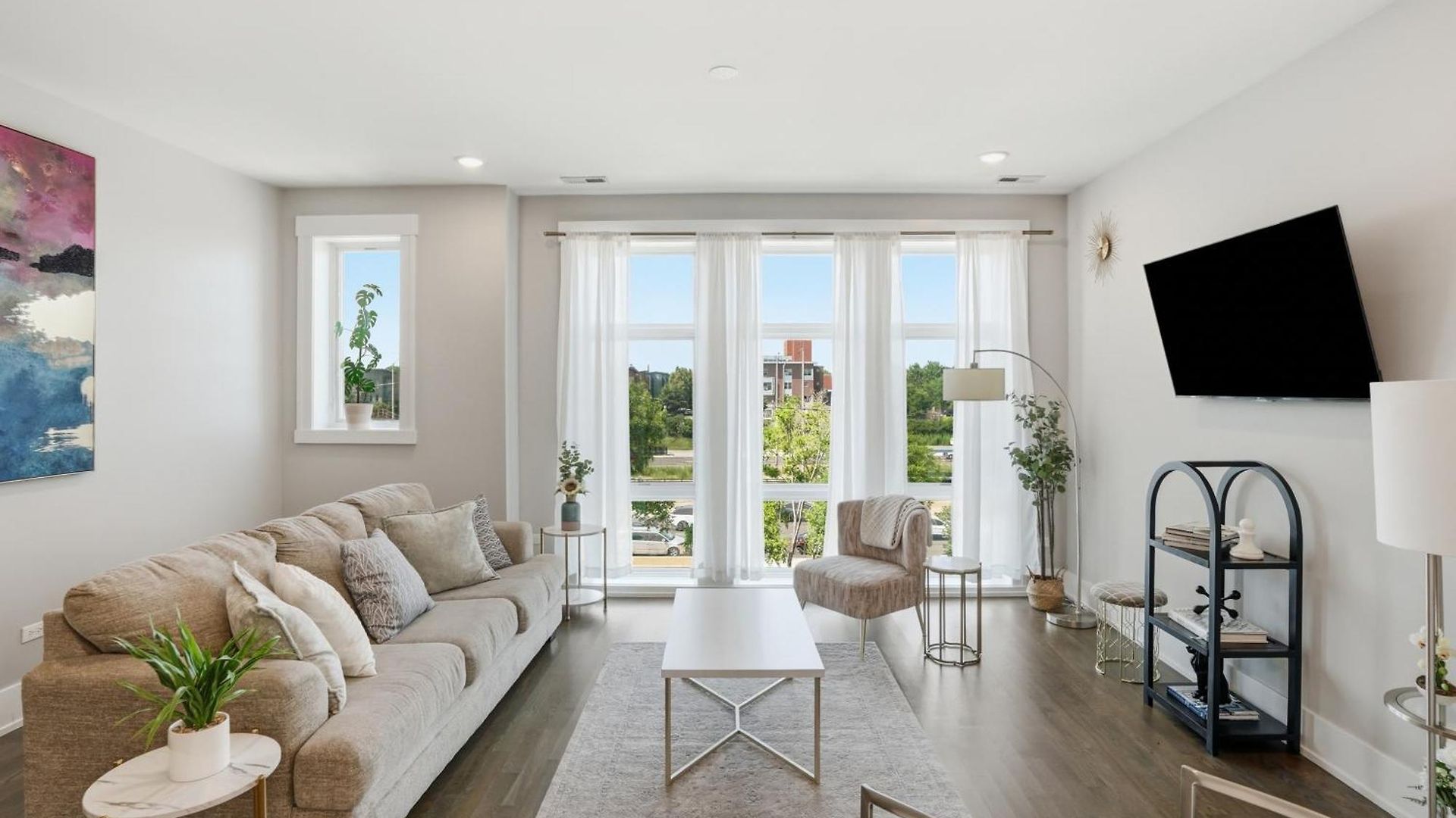 Elegant Oasis 2 Bed 2 Bath Near Downtown And United Center Apartment